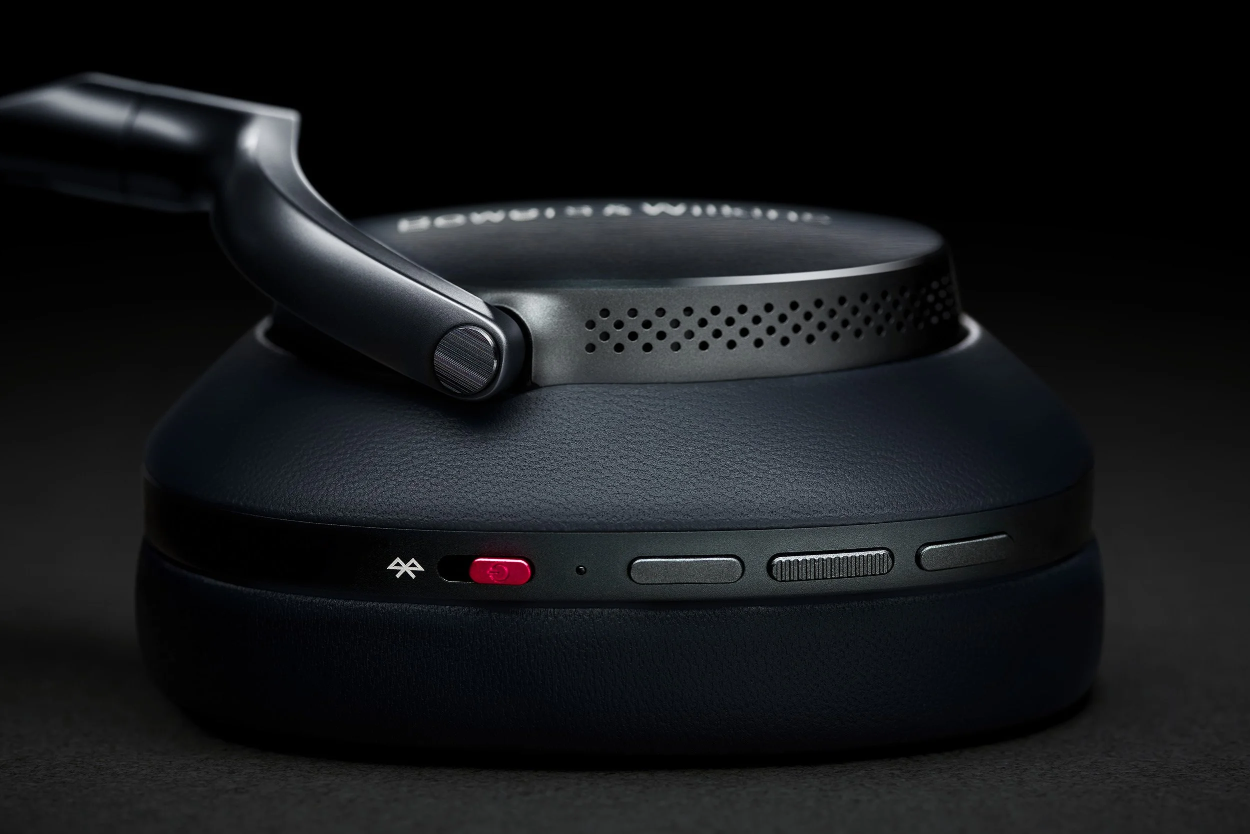 Bowers & Wilkins Px8 007 Edition — THE GOODSHIP CREATIVE AGENCY LONDON